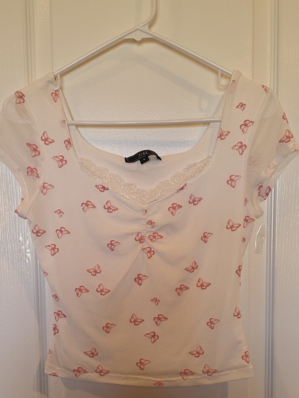 VIBE White Short-Sleeve Cropped-Top with Pink Butterfly Print